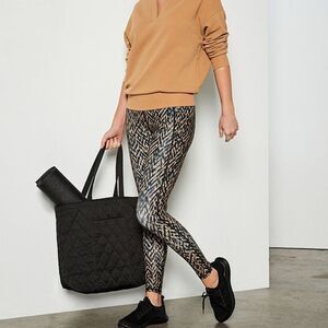 AETREX Carly Black on Black Women's Athletic Comfort Shoes Sz EU 40 US 9 / 9.5 M